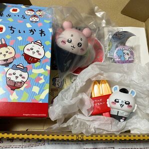 ちいかわ寿司 古本屋カニちゃん マクドナルド モモンガ くら寿司 モモンガ バッチ