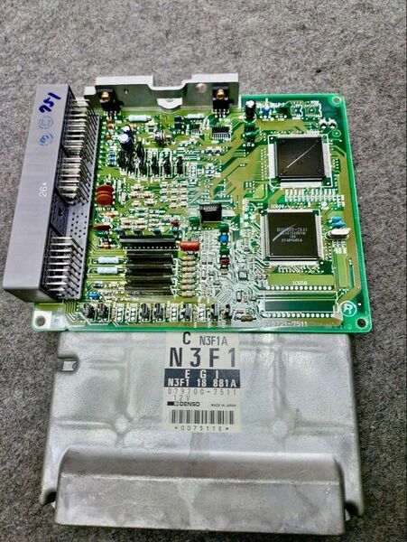 マツダ RX7 型式 FD3S エンジンコンピューター(ノーマル) 部品番号 N3F1 18 881A