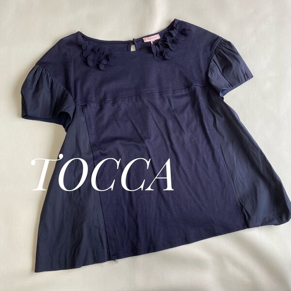 Tocca トッカ ドッキングプルオーバー トップス 花 フラワーモチーフ ネイビー パフスリーブ 半袖 半袖カットソー