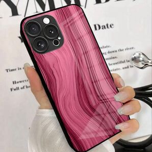 iPhone16Plus アイフォン16 プラス 保護 ケース カバー 強化ガラス 防指紋 赤い木目がピカピカ 綺麗な薄紅色 上品