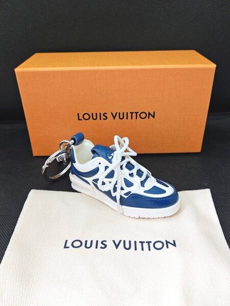 【新品未使用】LOUIS VUITTON スニーカー型キーホルダー キーリング ルイヴィトン トレーナー チャーム LV シューズ