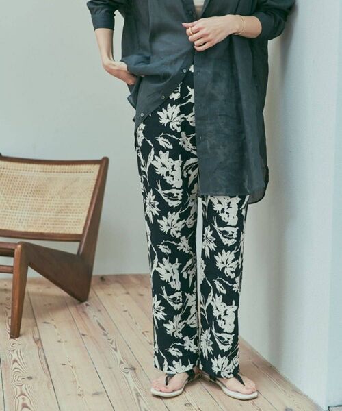 新品◎アーバンリサーチドアーズ ◎リネンレーヨンフラワーパンツ/BLK×NAT