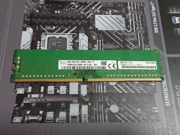 Skhynix PC4 2666v ED2(DDR4) 8GB 1枚 サ-バ-用メモリ 動作品