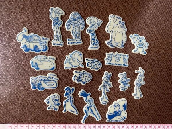 ディズニーキャラクター 蓄光ウォールステッカーセット