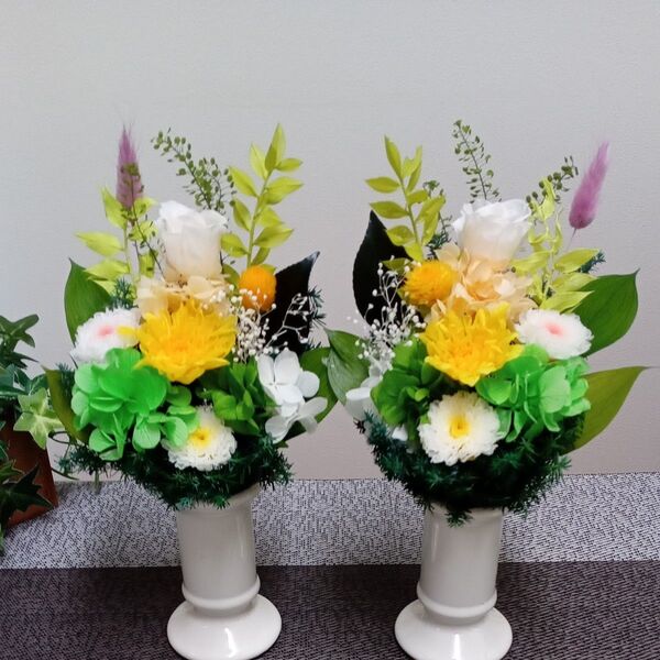 プリザーブドフラワー 一対仏花 小さめ お供え花 お仏壇用 花器付き