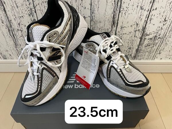 新品同様! New Balance 23.5cm ランニングシューズ シルバー M1906RA ニューバランス スニーカー