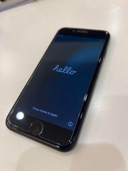 美品 iPhone SE2 256GB ブラック