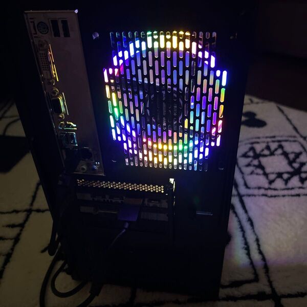 自作ゲーミングPC rayzen7 2700 RADEONRX480.4GB DDR4メモリ16ギガ 1TB+256GB