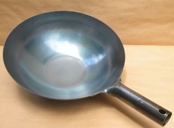 山田工業所 打ち出し 中華鍋 厚さ1.2mm 直径30cm 重さ980g 磨きと焼き入れで再生
