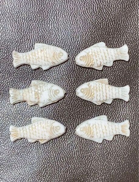 ハンドメイドパーツ ヴィンテージ風 チェコ製ビーズ 魚 フィッシュ 6個