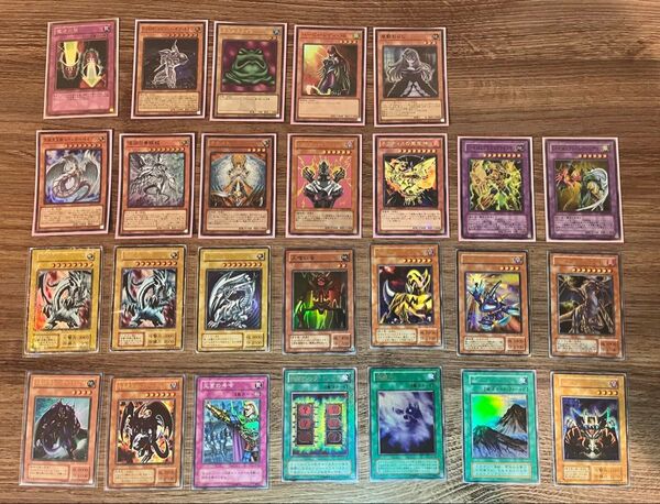 遊戯王 初期、2期 含む スーパーレア以上 青眼の白龍 含む 26枚 まとめ売り