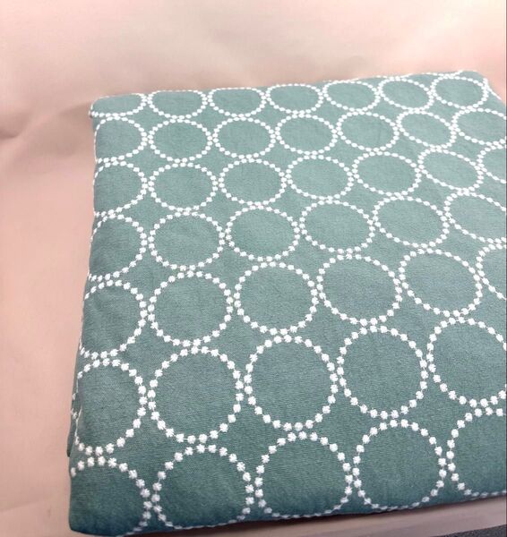 刺繍.中厚リネン刺繍幅125cm×50cm.水色地.タンバリン