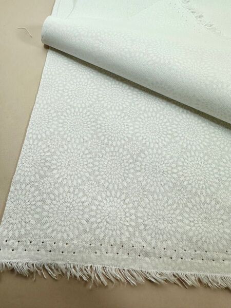 USA生地.シチンク.綿100%.幅110cm×1m白浮水花、糸傷時々有り