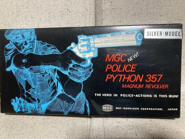MGC POLICE PYTHON 357 マグナムレボルバー シルバーモデル カートリッジ付