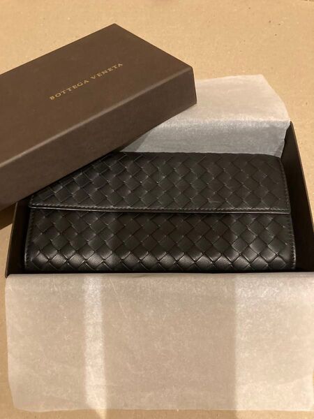 ボッテガヴェネタ イントレチャート 長財布 三つ折り財布 ブラック 黒 本革 レザー メンズ レディース