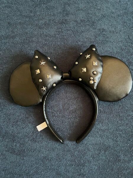 ディズニー レザーカチューシャ レザー スタッズ 黒 ミニー
