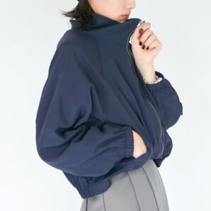アングリッド エンブロイダリーナイロンブルゾン