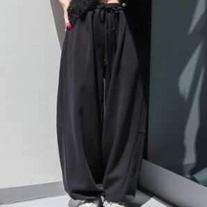 アングリッド カーブシルエットスウェットパンツ