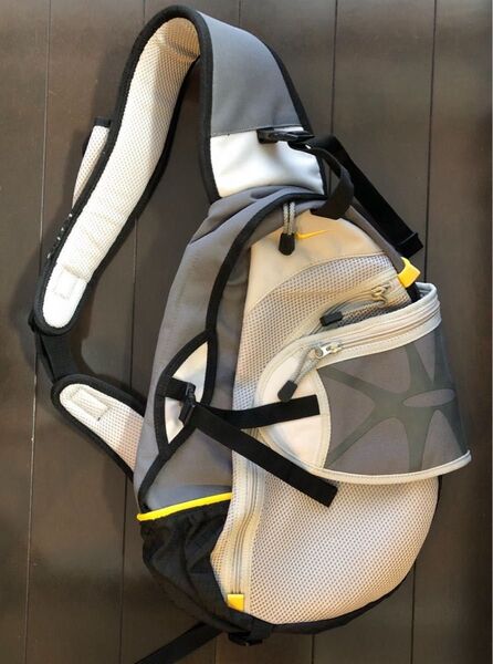 ショルダーバッグ ボディバッグ 90's 00's NIKE ワンショルダーバッグ y2k 古着 archive ホワイト