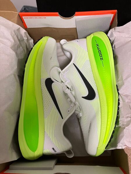 ナイキ NIKE VOMERO 18 27.5cm HM6803-100 ホワイト/ブラック/エレクトリックグリーン 新品