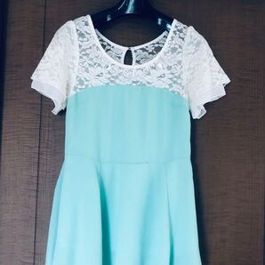 Mサイズ CECIL McBEE ミントグリーンとレースのブラウス