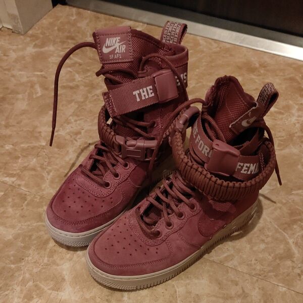 Air Force 1 High"Force Is Female Vintage Wine"ナイキ エアフォース1 ハイ