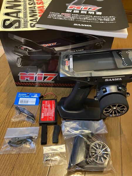 SANWA M17 送信機 アルミSTスイングスペーサー付き