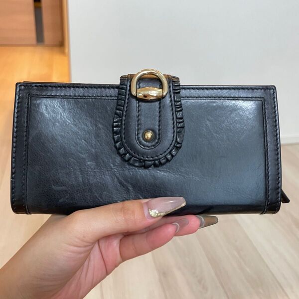 【人気 珍】GUCCI フラップ 二つ折り長財布