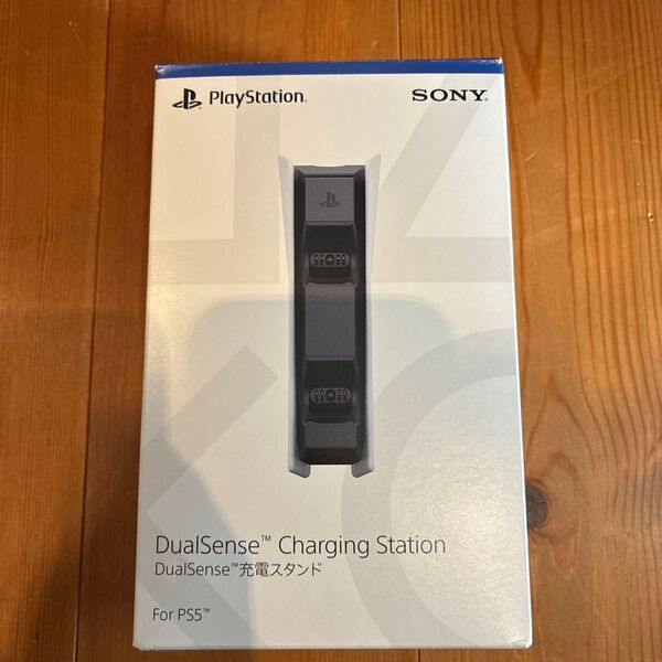 PS5 DualSense 充電スタンド (デュアルセンス充電スタンド) (2020年11月12日発売)