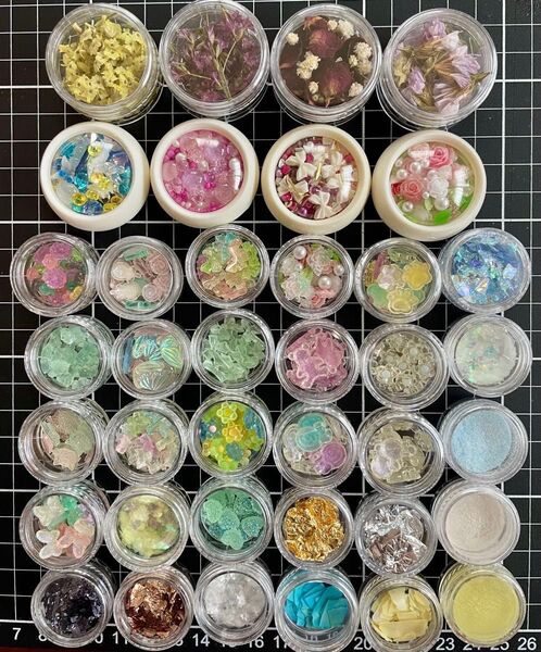レジン封入 ドライフラワーなど。