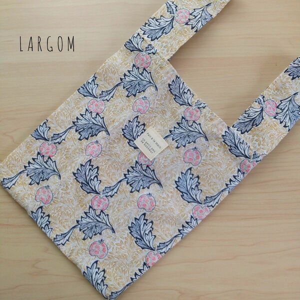 エコバック【William Morris アップル生地使用】レジ袋型 トートバッグ 小さめ折り畳み式 ハンドメイド