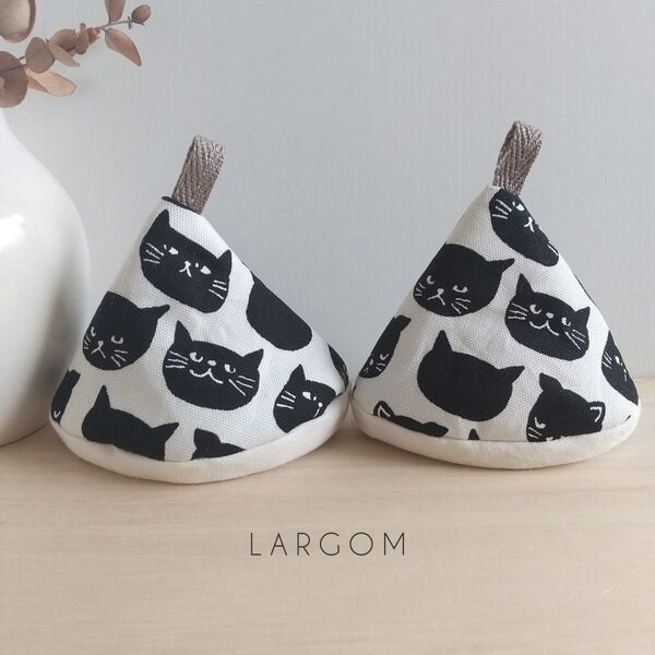 三角鍋つかみ【黒猫 ホワイト】ミトン ねこ柄 ハンドメイド