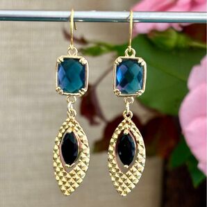 【14kgfフックピアス】エレガントなゴールドフレームのロングピアス ハンドメイド