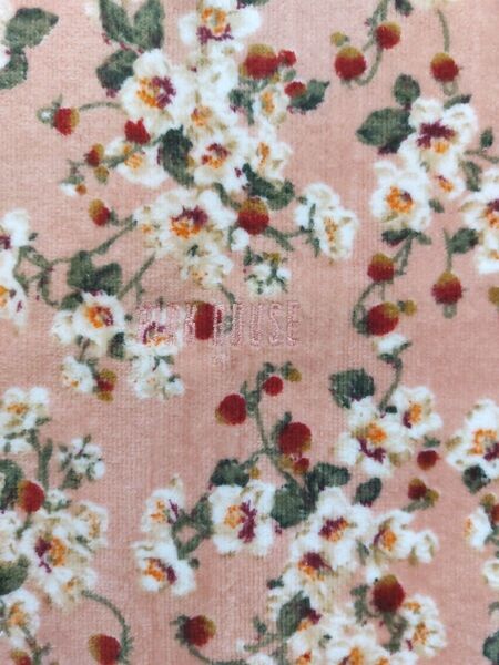 PINK HOUSE ロゴ刺繍入りいちご花タオルハンカチ (未使用)