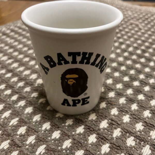 A BATHING APE エイプ BAPE マグカップ ロゴ入り ホワイト