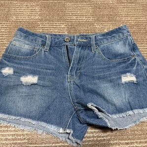 ダメージ加工デニムショートパンツ