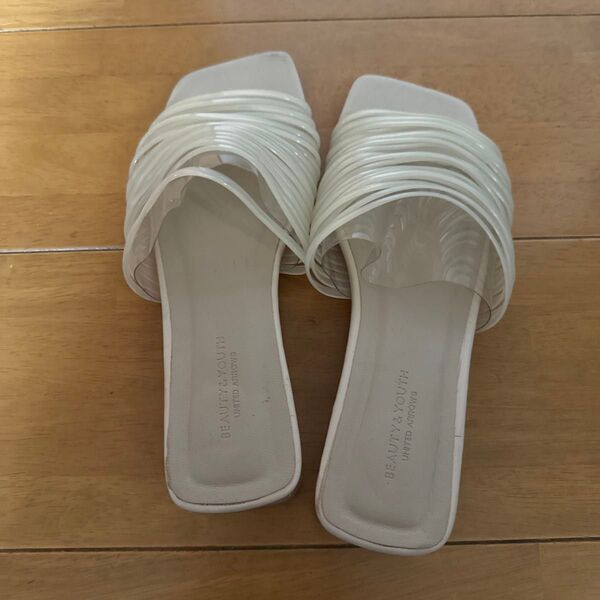 ビューティー&ユース ホワイト ストラップ付き ビーチサンダル