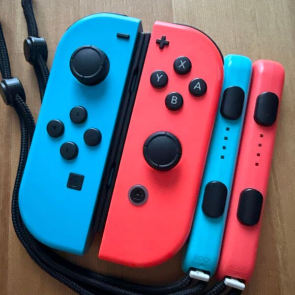 Switch ジョイコンネオンブルー×ネオンレッドニンテンドーカラーストラップ付属
