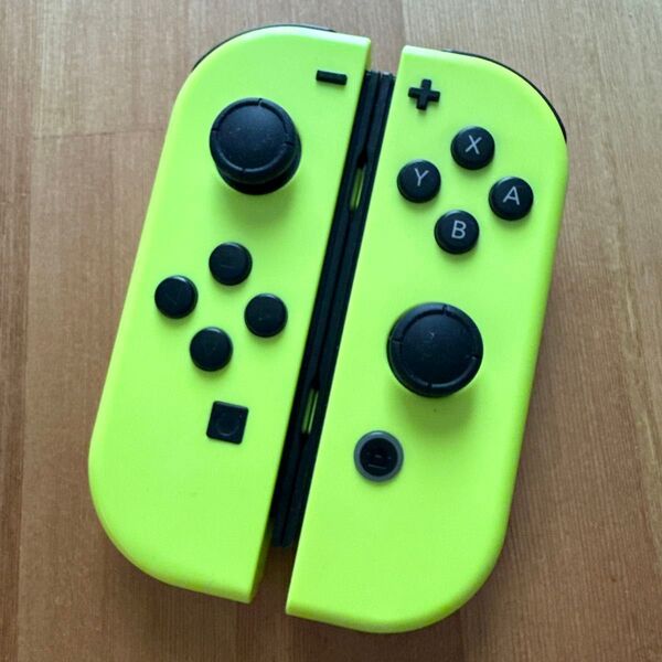 Switch ジョイコンネオンイエロー×ネオンイエローニンテンドー