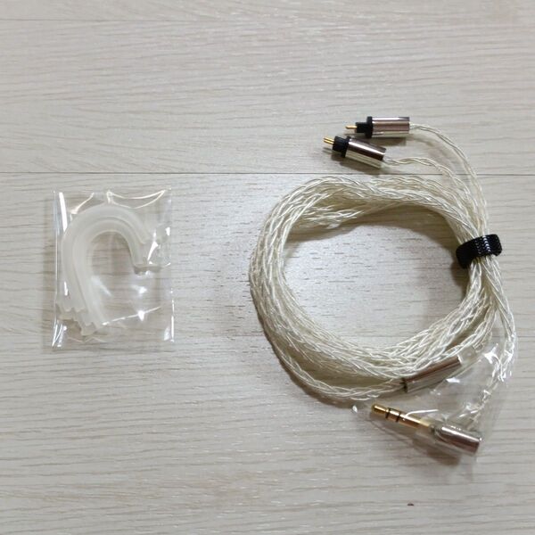 final ソフトシルバーコートケーブル 2Pin 3.5mm (1.2m) 銀 シルバー イヤホンケーブル リケーブル