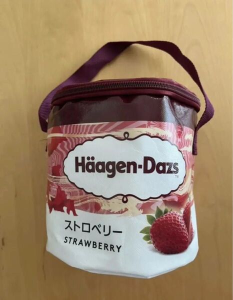 ☆新品 ハーゲンダッツ ストロベリー 保冷バッグ クーラーバッグノベルティ グッズ