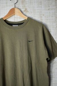 ☆US古着 NIKE ナイキ ワンポイントロゴ刺繍 スウォッシュ Tシャツ カーキ【S】コットン　　　　　◆2424◆