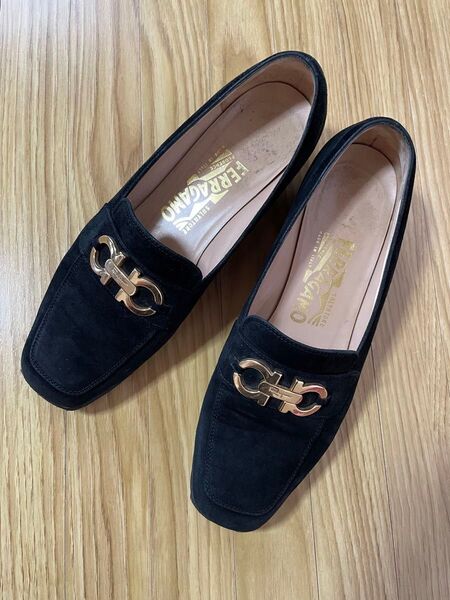 Ferragamo / フェラガモ 黒 スエード ローファー 23.5cm位 パンプス