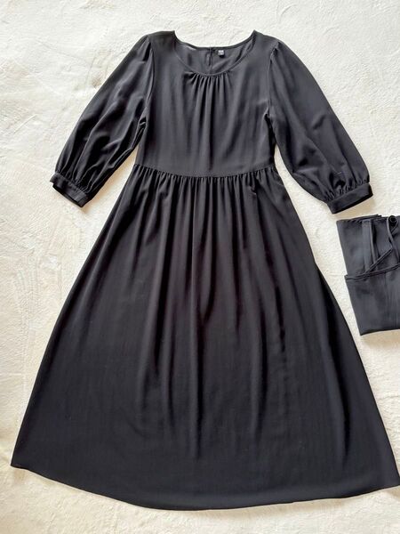 UNIQLO ユニクロ ブラックロングワンピース 黒 七分袖 シンプル 脇ファスナー Sサイズ 美品
