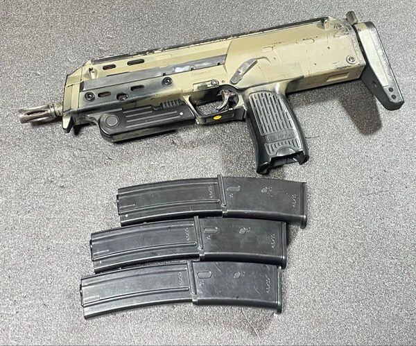中古 電動ガン 東京マルイ MP7A1 塗装済み 作動確認済み マガジン3本付き