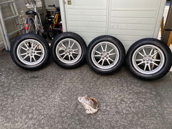 トヨタプリウス純正ホイール、ブリジストン スタッドレスタイヤ185/65R15 4本