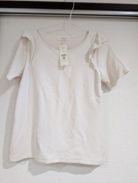 LOWRYS FARMカタフリルTシャツ オフホワイト L 未使用