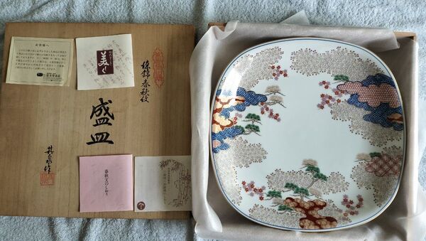 一切未使用箱付き賞美堂 其泉 春秋文【盛皿】大皿 木箱入 31cm×31cm×高4.5cm