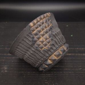 YB41G CELECTオリジナル STUDS POT 破鉢 陶器鉢 作家鉢 植木鉢 鎬 スタッズ 鎬 金色×黒