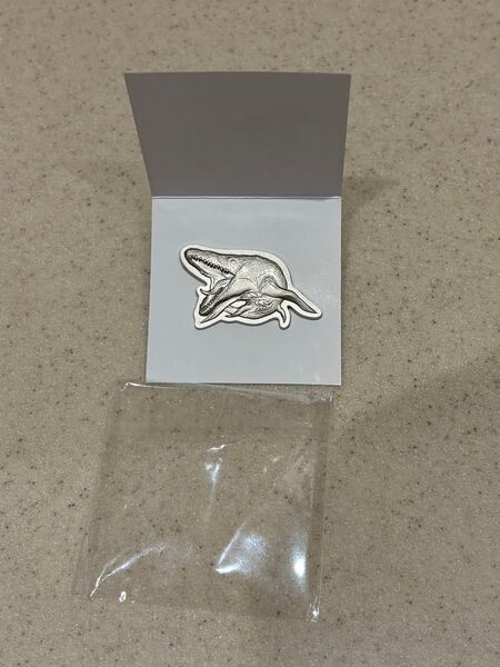 ジュラシック・ワールド 復活の大地 前売り券 購入特典 オリジナルピンバッジ